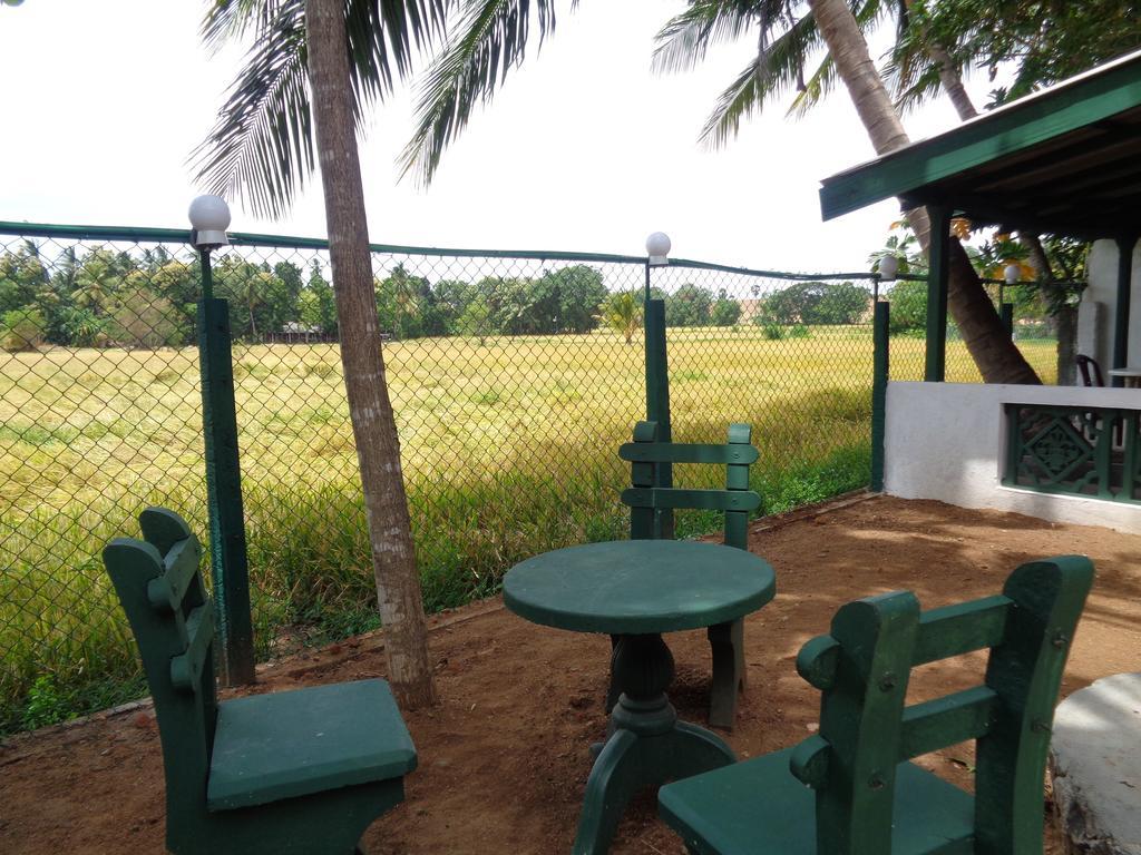 Hotel Man Guest Polonnaruwa Exterior foto